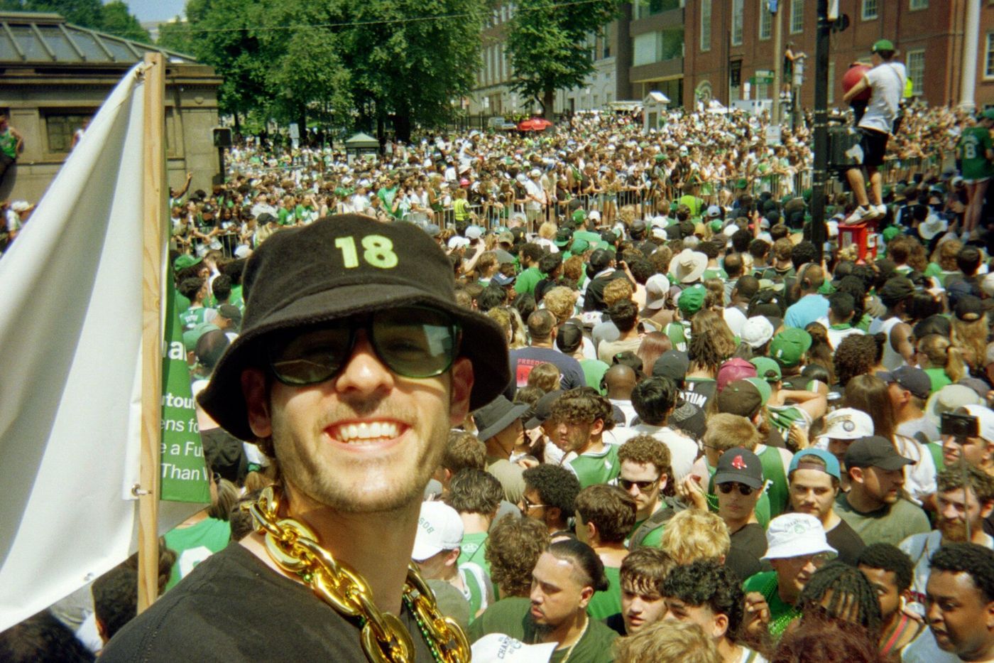 banner 18 parade